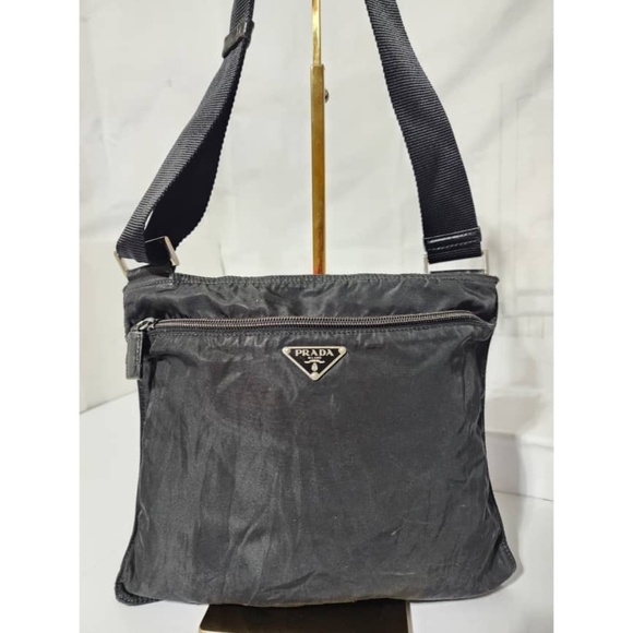 Authentic Prada Vintage Nylon Tessuto Triangle Logo Plate Shoulder/Crossbody Bag - Picture 5 of 15